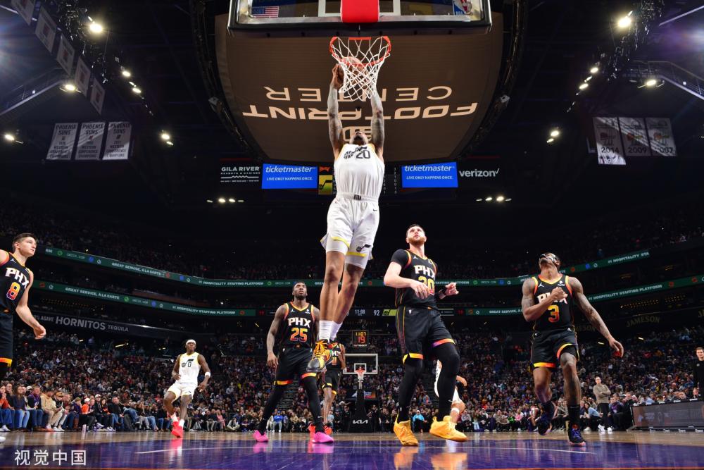 一名年轻球 一名年轻球