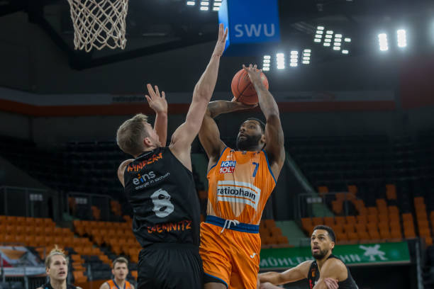 年轻球员进 年轻球员进